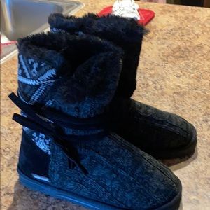 Mukluks boots, NEVER worn